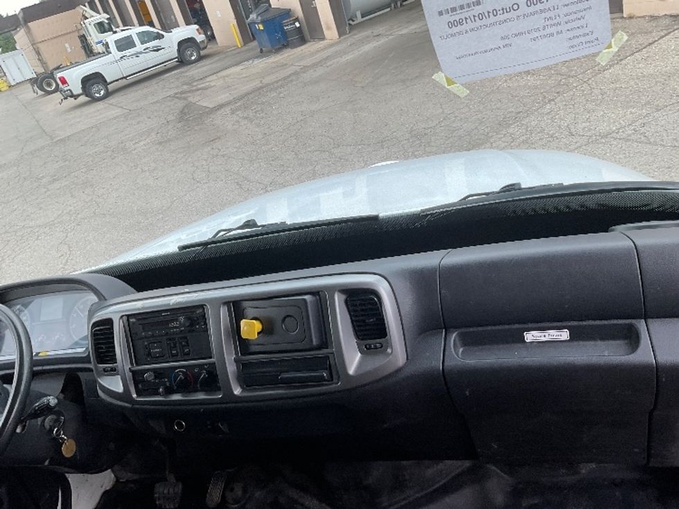 Medium Duty Box Truck-Light and Medium Duty Trucks-Hino-2019-268-Flint-MI-165,895\n\t\tmiles-$ 47,000 - Image 21