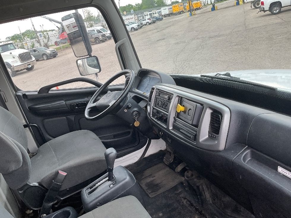 Medium Duty Box Truck-Light and Medium Duty Trucks-Hino-2019-268-Flint-MI-165,895\n\t\tmiles-$ 47,000 - Image 22