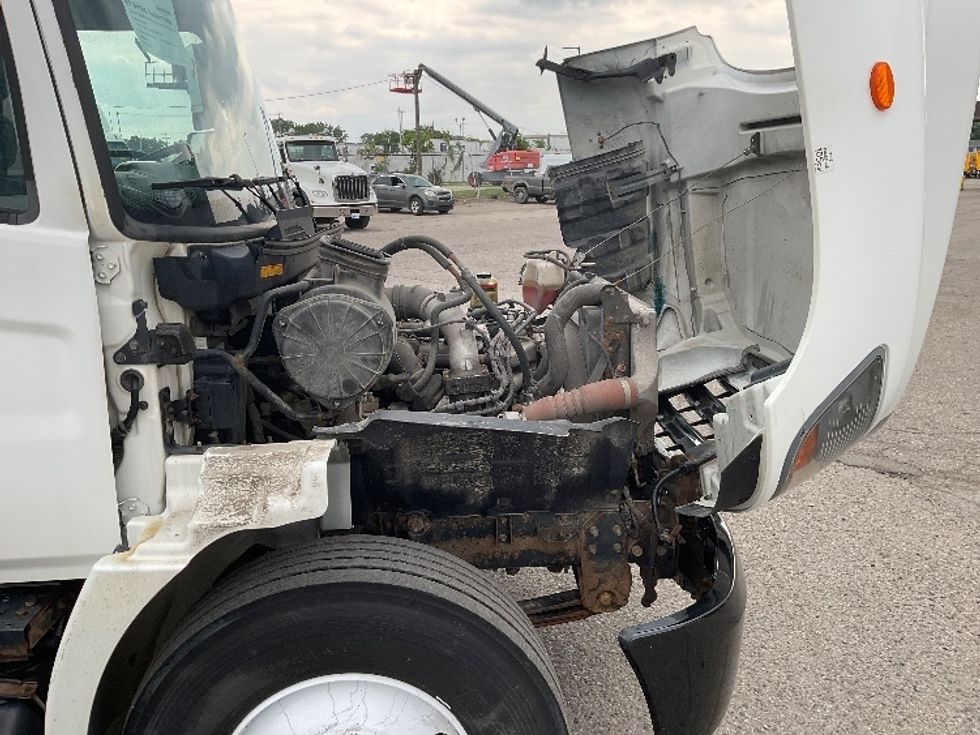 Medium Duty Box Truck-Light and Medium Duty Trucks-Hino-2019-268-Flint-MI-165,895\n\t\tmiles-$ 47,000 - Image 23