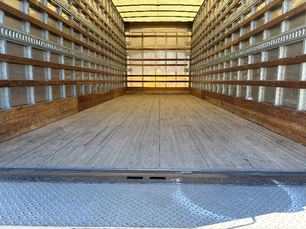 Medium Duty Box Truck-Light and Medium Duty Trucks-Hino-2019-268-Fontana-CA-100,663\n\t\tmiles-$ 61,500 - Image 10