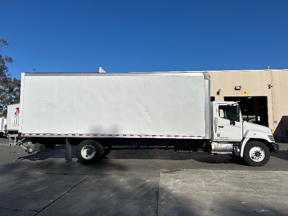 Medium Duty Box Truck-Light and Medium Duty Trucks-Hino-2019-268-Fontana-CA-100,663\n\t\tmiles-$ 61,500 - Image 15
