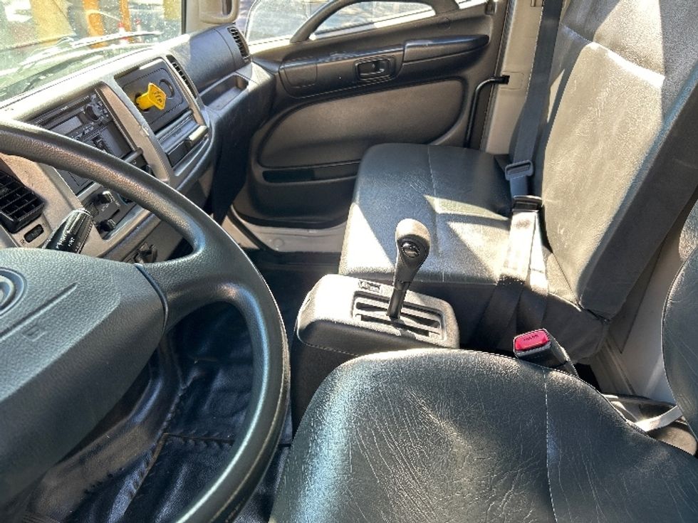 Medium Duty Box Truck-Light and Medium Duty Trucks-Hino-2019-268-Fontana-CA-100,663\n\t\tmiles-$ 61,500 - Image 19