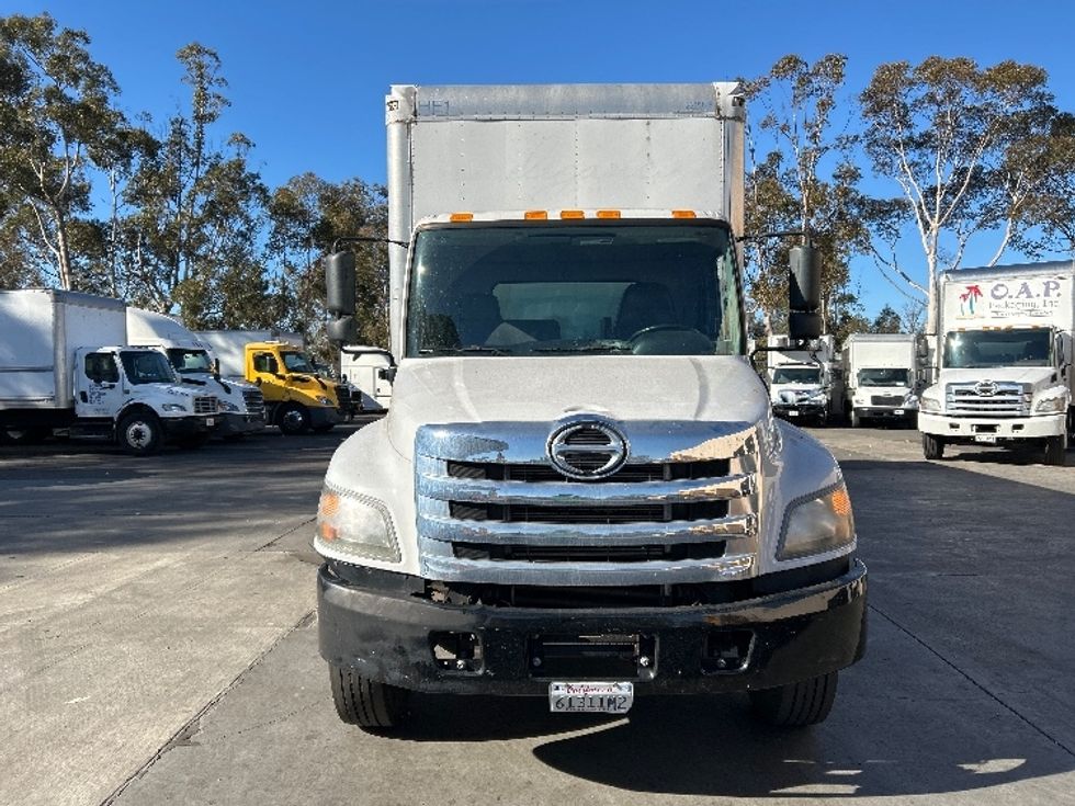 Medium Duty Box Truck-Light and Medium Duty Trucks-Hino-2019-268-Fontana-CA-100,663\n\t\tmiles-$ 61,500 - Image 2