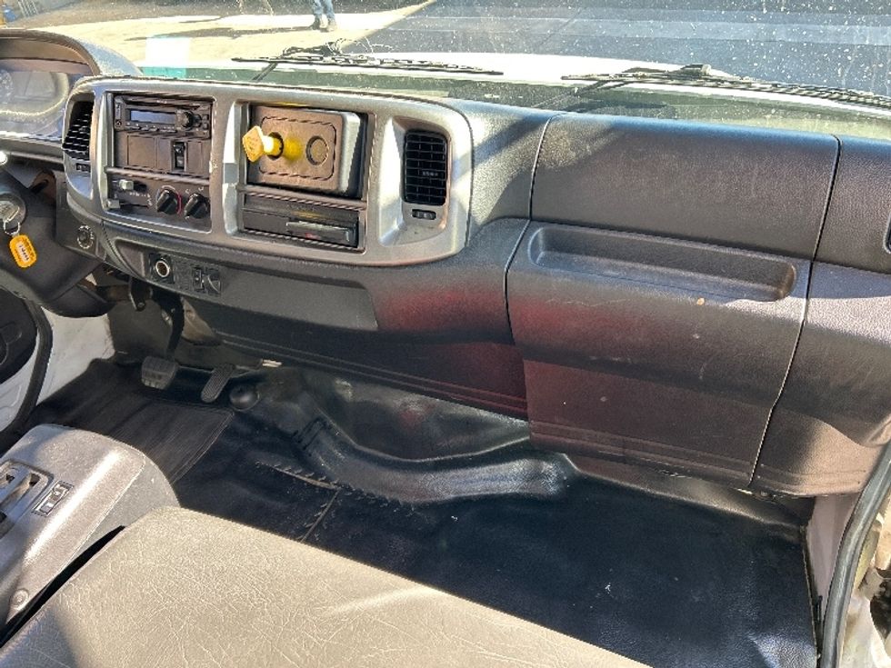 Medium Duty Box Truck-Light and Medium Duty Trucks-Hino-2019-268-Fontana-CA-100,663\n\t\tmiles-$ 61,500 - Image 21