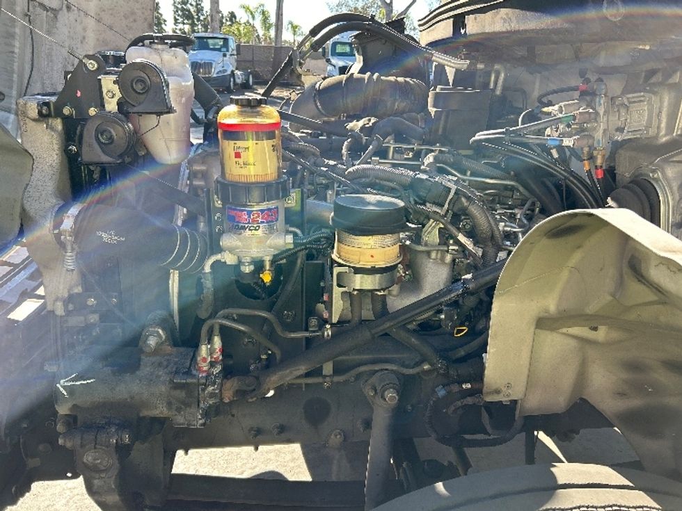 Medium Duty Box Truck-Light and Medium Duty Trucks-Hino-2019-268-Fontana-CA-100,663\n\t\tmiles-$ 61,500 - Image 24