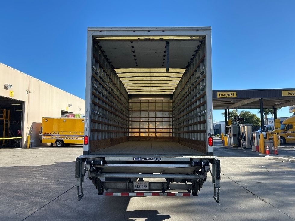 Medium Duty Box Truck-Light and Medium Duty Trucks-Hino-2019-268-Fontana-CA-100,663\n\t\tmiles-$ 61,500 - Image 8