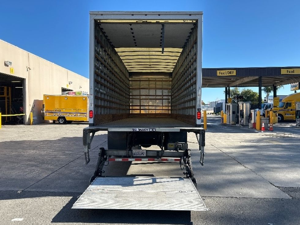 Medium Duty Box Truck-Light and Medium Duty Trucks-Hino-2019-268-Fontana-CA-100,663\n\t\tmiles-$ 61,500 - Image 9
