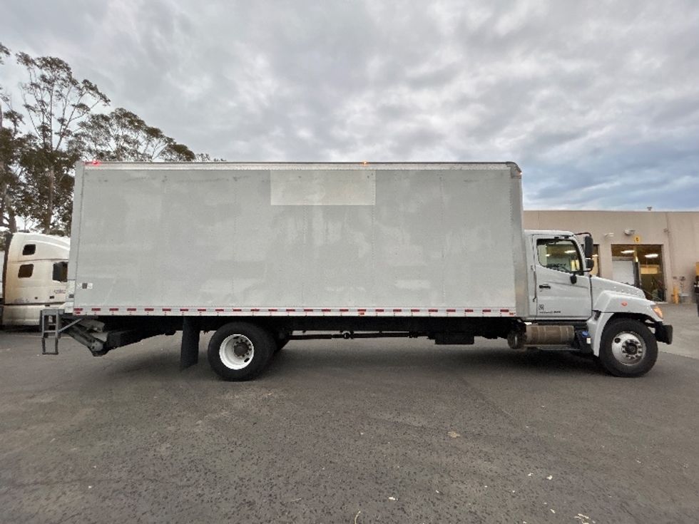 Medium Duty Box Truck-Light and Medium Duty Trucks-Hino-2019-268-Fontana-CA-101,336\n\t\tmiles-$ 61,000 - Image 15