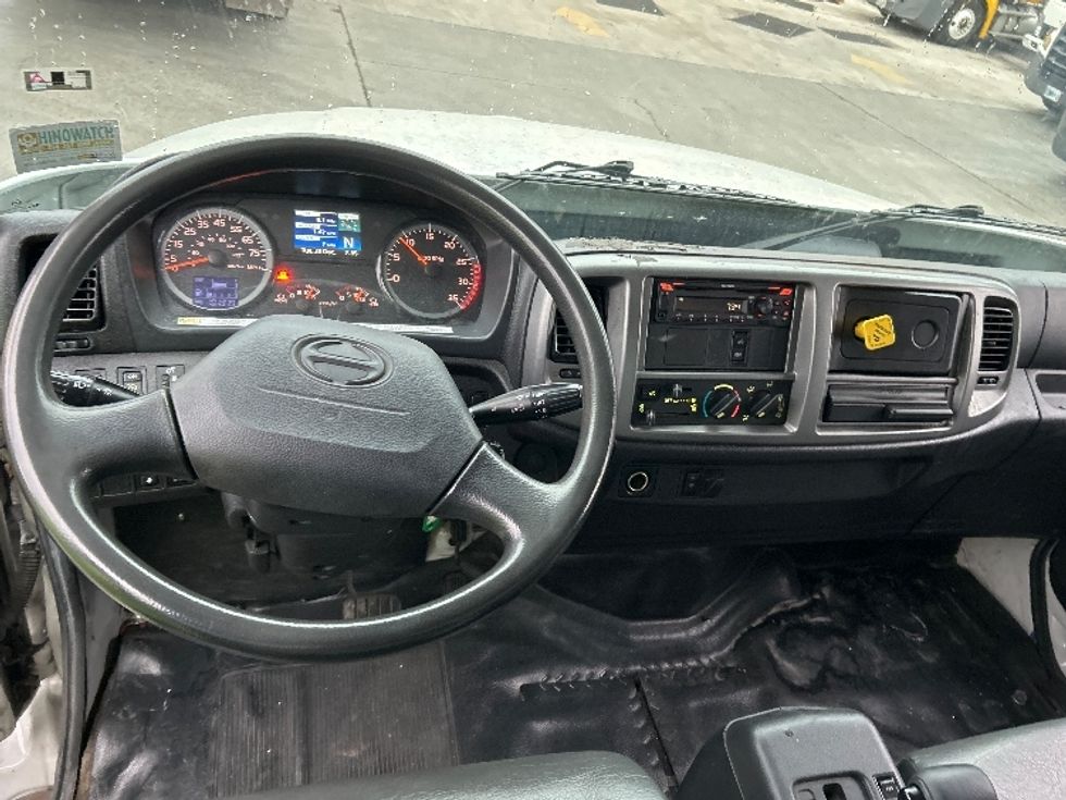 Medium Duty Box Truck-Light and Medium Duty Trucks-Hino-2019-268-Fontana-CA-101,336\n\t\tmiles-$ 61,000 - Image 17