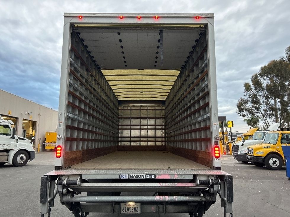 Medium Duty Box Truck-Light and Medium Duty Trucks-Hino-2019-268-Fontana-CA-101,336\n\t\tmiles-$ 61,000 - Image 8
