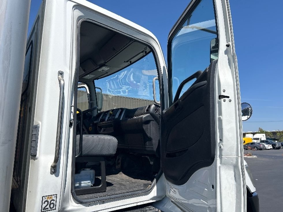 Medium Duty Box Truck-Light and Medium Duty Trucks-Hino-2019-268-Fontana-CA-141,470\n\t\tmiles-$ 50,250 - Image 20