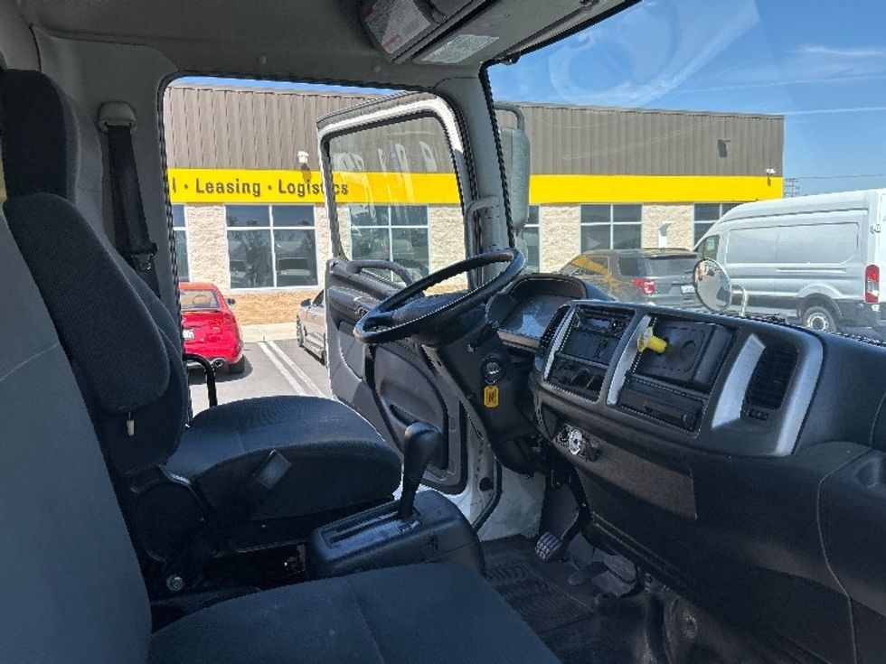 Medium Duty Box Truck-Light and Medium Duty Trucks-Hino-2019-268-Fontana-CA-141,470\n\t\tmiles-$ 50,250 - Image 22