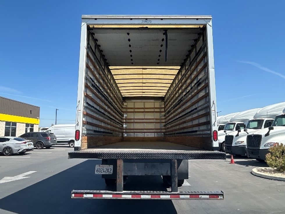 Medium Duty Box Truck-Light and Medium Duty Trucks-Hino-2019-268-Fontana-CA-141,470\n\t\tmiles-$ 50,250 - Image 8