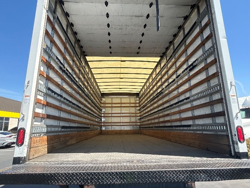 Medium Duty Box Truck-Light and Medium Duty Trucks-Hino-2019-268-Fontana-CA-141,470\n\t\tmiles-$ 50,250 - Image 9