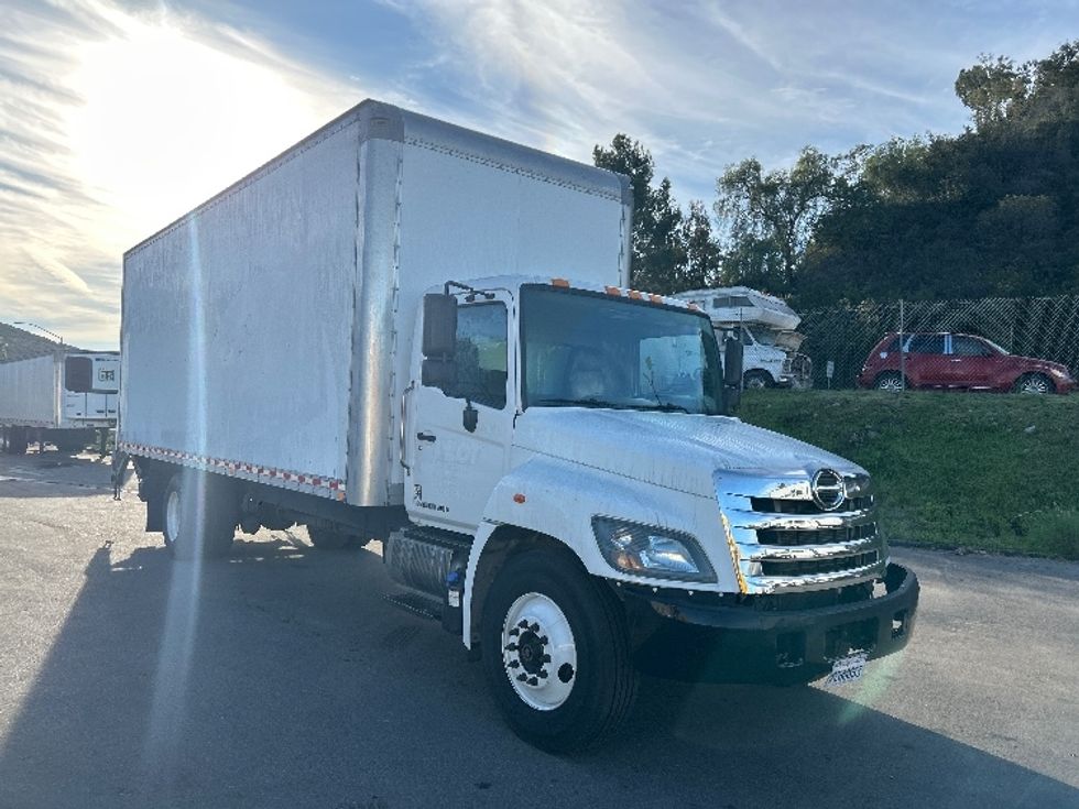 Medium Duty Box Truck-Light and Medium Duty Trucks-Hino-2019-268-Fontana-CA-153,993\n\t\tmiles-$ 55,500 - Image 1
