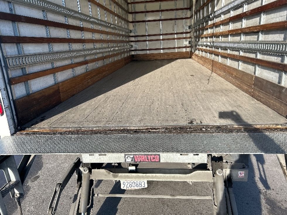 Medium Duty Box Truck-Light and Medium Duty Trucks-Hino-2019-268-Fontana-CA-153,993\n\t\tmiles-$ 55,500 - Image 10