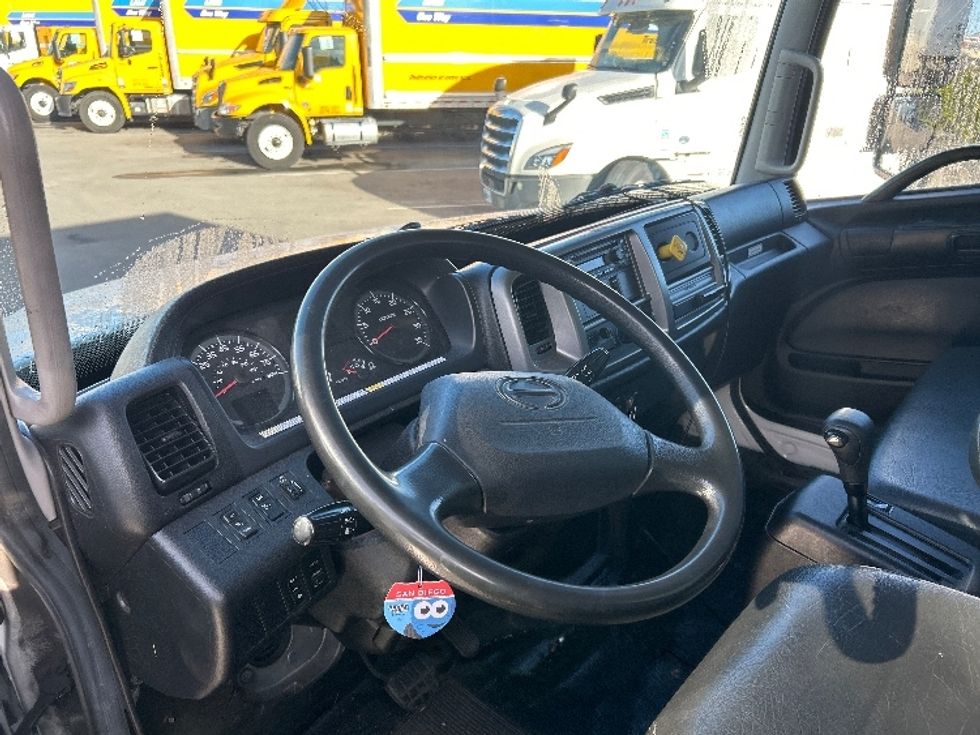 Medium Duty Box Truck-Light and Medium Duty Trucks-Hino-2019-268-Fontana-CA-153,993\n\t\tmiles-$ 55,500 - Image 17