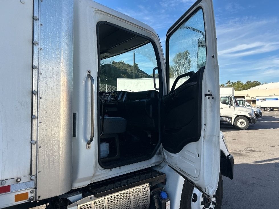 Medium Duty Box Truck-Light and Medium Duty Trucks-Hino-2019-268-Fontana-CA-153,993\n\t\tmiles-$ 55,500 - Image 20