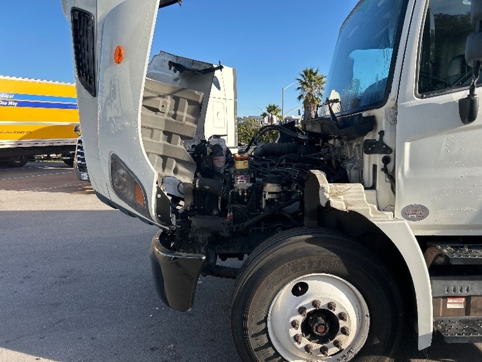 Medium Duty Box Truck-Light and Medium Duty Trucks-Hino-2019-268-Fontana-CA-153,993\n\t\tmiles-$ 55,500 - Image 24