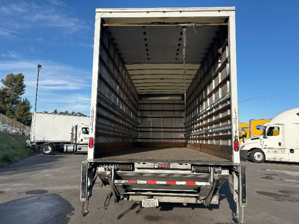 Medium Duty Box Truck-Light and Medium Duty Trucks-Hino-2019-268-Fontana-CA-153,993\n\t\tmiles-$ 55,500 - Image 8