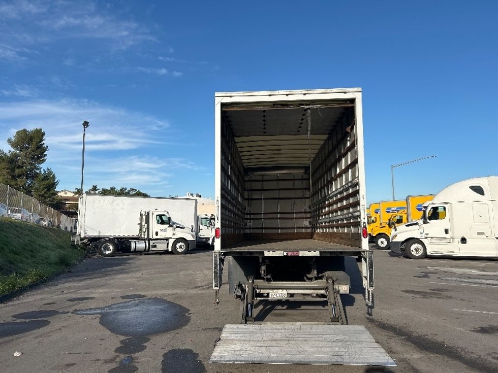 Medium Duty Box Truck-Light and Medium Duty Trucks-Hino-2019-268-Fontana-CA-153,993\n\t\tmiles-$ 55,500 - Image 9