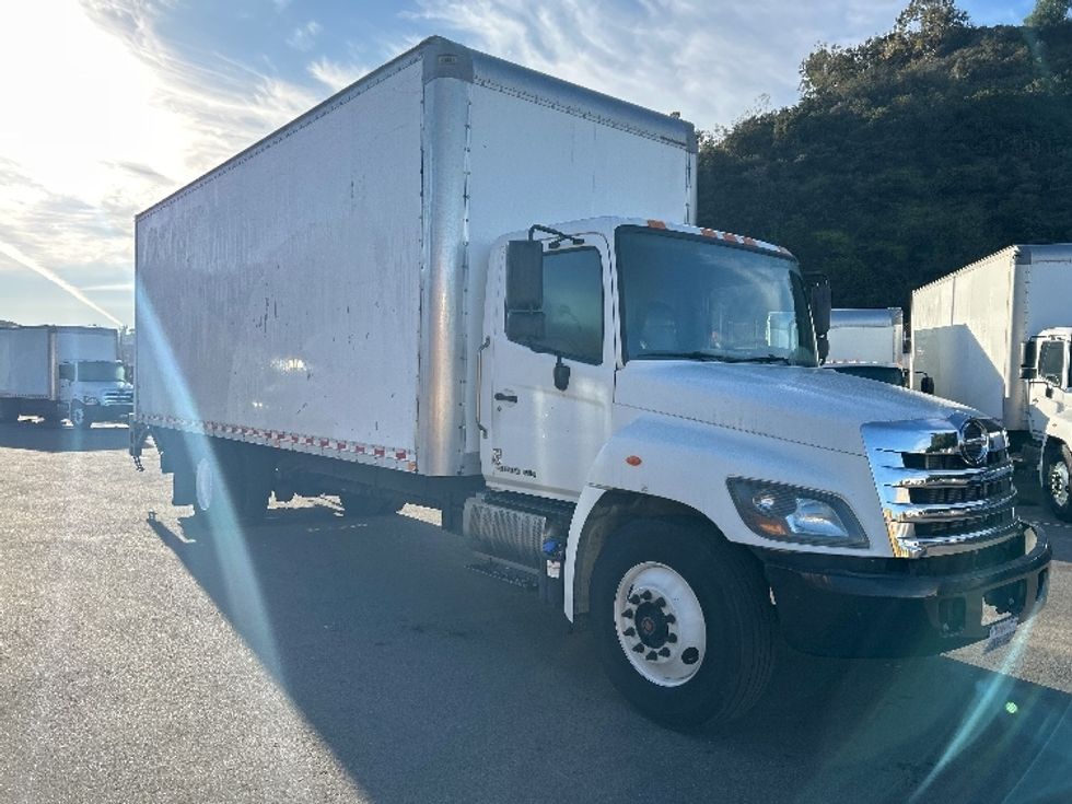 Medium Duty Box Truck-Light and Medium Duty Trucks-Hino-2019-268-Fontana-CA-163,371\n\t\tmiles-$ 54,000 - Image 1