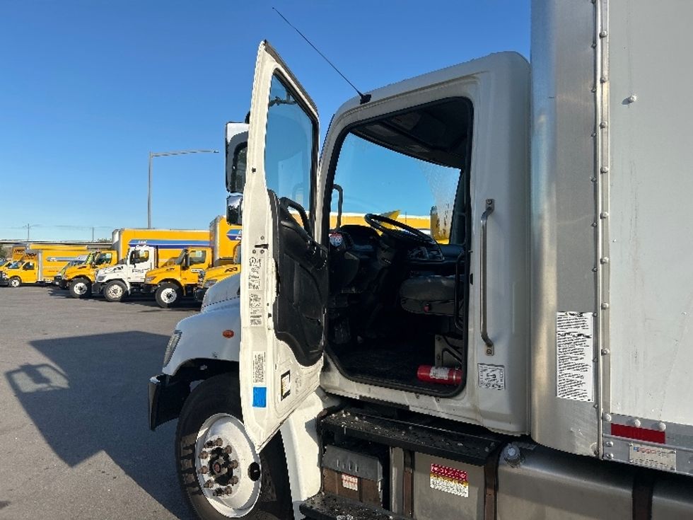 Medium Duty Box Truck-Light and Medium Duty Trucks-Hino-2019-268-Fontana-CA-163,371\n\t\tmiles-$ 54,000 - Image 16