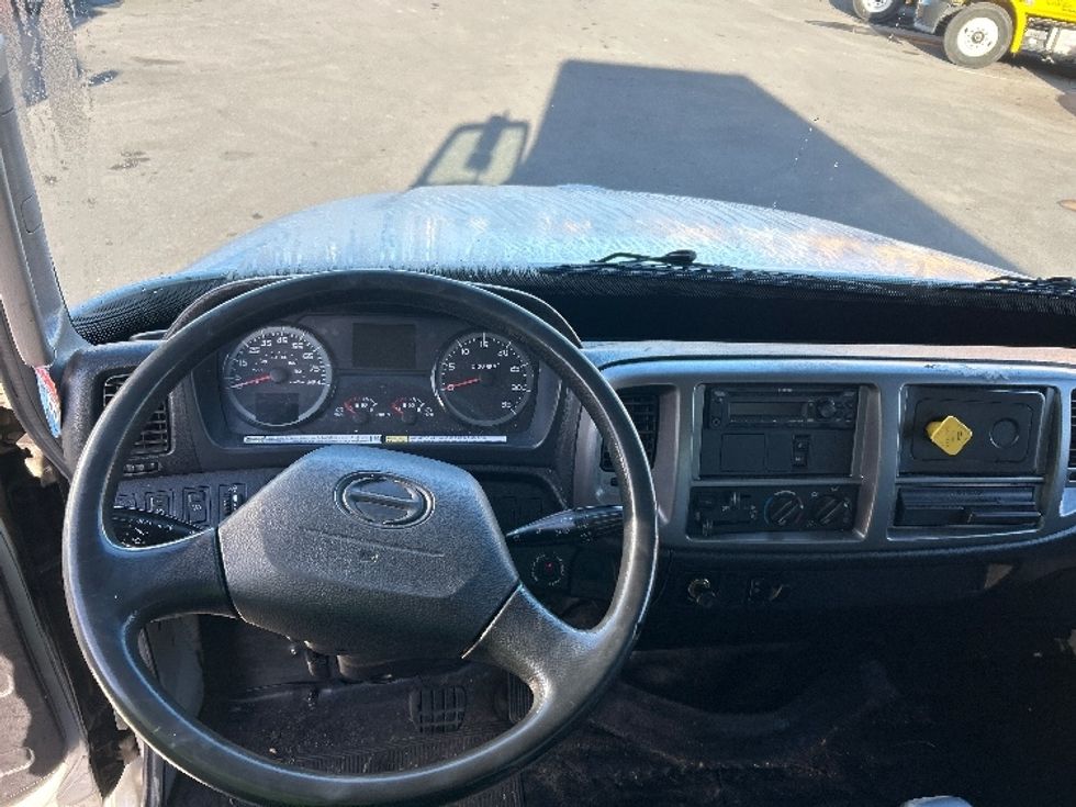 Medium Duty Box Truck-Light and Medium Duty Trucks-Hino-2019-268-Fontana-CA-163,371\n\t\tmiles-$ 54,000 - Image 19