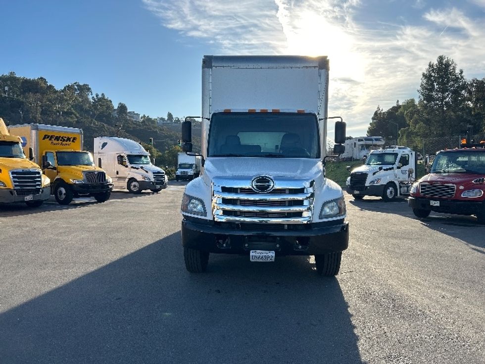 Medium Duty Box Truck-Light and Medium Duty Trucks-Hino-2019-268-Fontana-CA-163,371\n\t\tmiles-$ 54,000 - Image 2