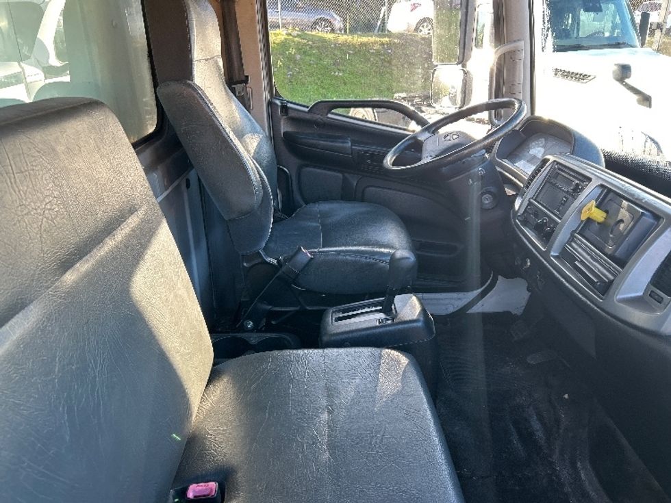 Medium Duty Box Truck-Light and Medium Duty Trucks-Hino-2019-268-Fontana-CA-163,371\n\t\tmiles-$ 54,000 - Image 22