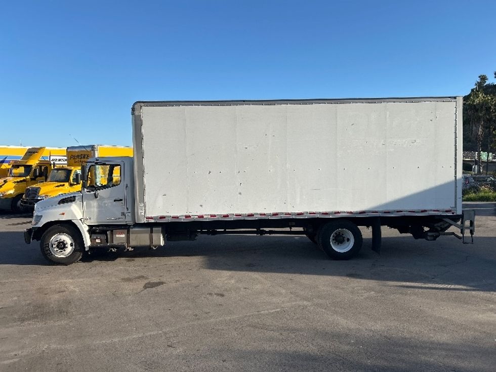 Medium Duty Box Truck-Light and Medium Duty Trucks-Hino-2019-268-Fontana-CA-163,371\n\t\tmiles-$ 54,000 - Image 4