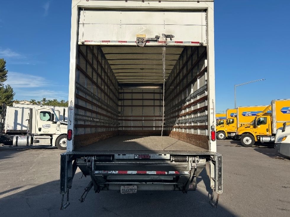 Medium Duty Box Truck-Light and Medium Duty Trucks-Hino-2019-268-Fontana-CA-163,371\n\t\tmiles-$ 54,000 - Image 8