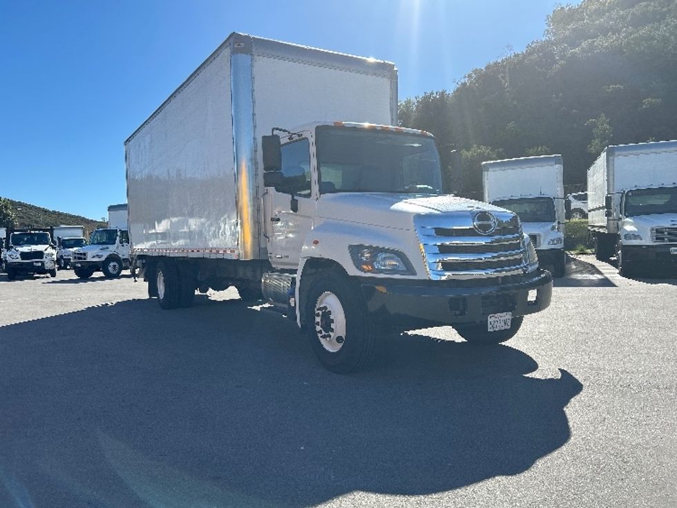 Medium Duty Box Truck-Light and Medium Duty Trucks-Hino-2019-268-Fontana-CA-173,805\n\t\tmiles-$ 52,500 - Image 1