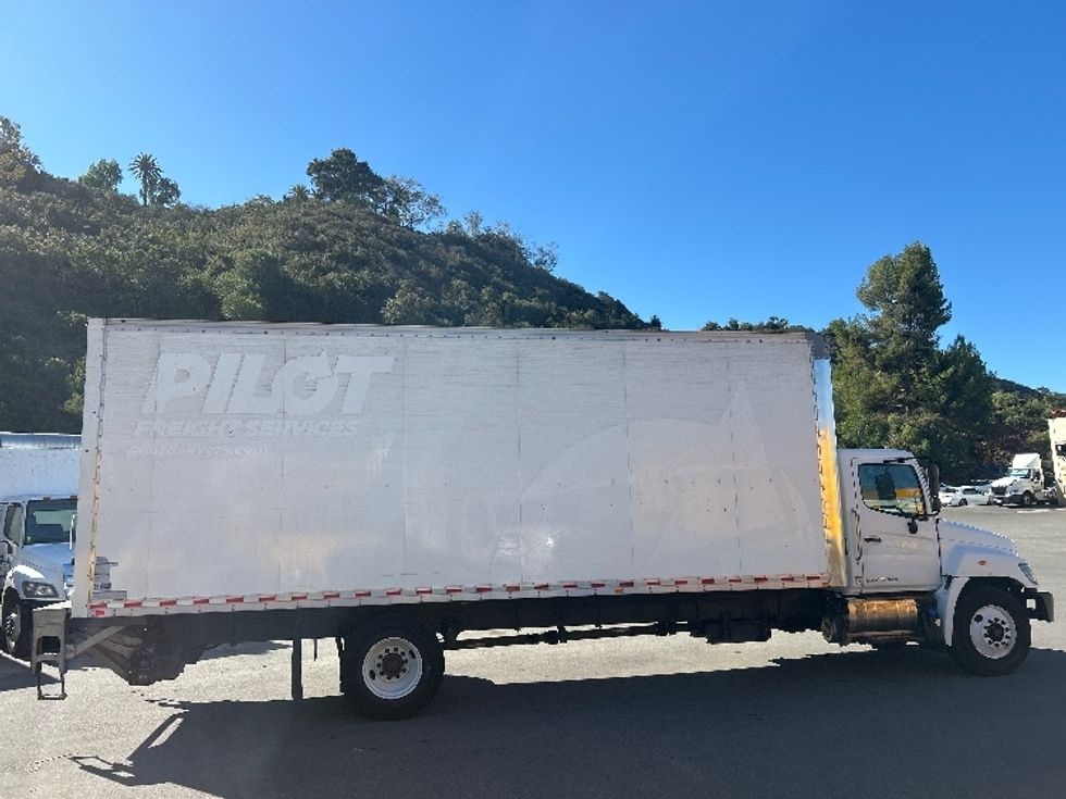 Medium Duty Box Truck-Light and Medium Duty Trucks-Hino-2019-268-Fontana-CA-173,805\n\t\tmiles-$ 52,500 - Image 13