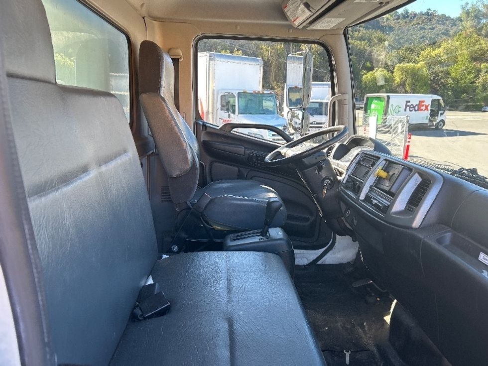Medium Duty Box Truck-Light and Medium Duty Trucks-Hino-2019-268-Fontana-CA-173,805\n\t\tmiles-$ 52,500 - Image 20