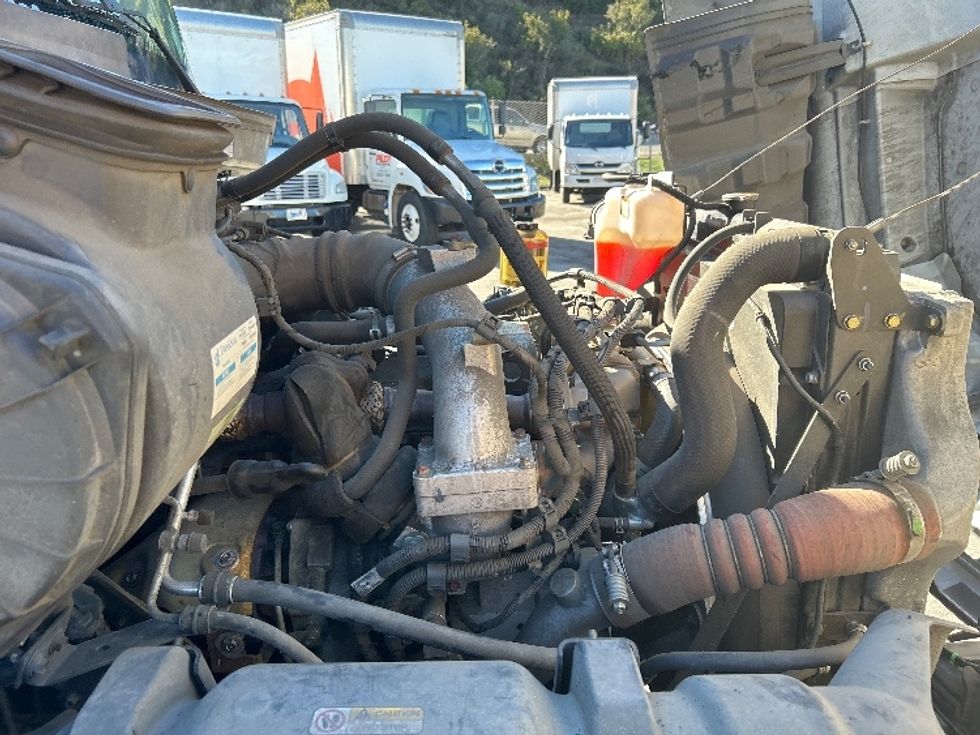 Medium Duty Box Truck-Light and Medium Duty Trucks-Hino-2019-268-Fontana-CA-173,805\n\t\tmiles-$ 52,500 - Image 21