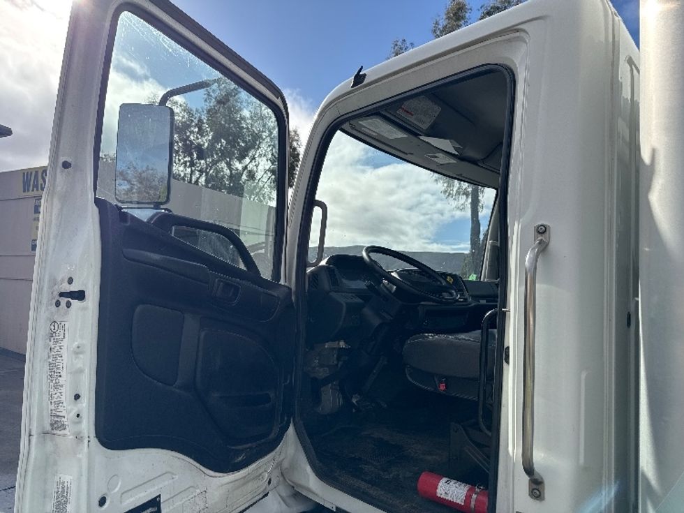 Medium Duty Box Truck-Light and Medium Duty Trucks-Hino-2019-268-Fontana-CA-198,513\n\t\tmiles-$ 49,250 - Image 16