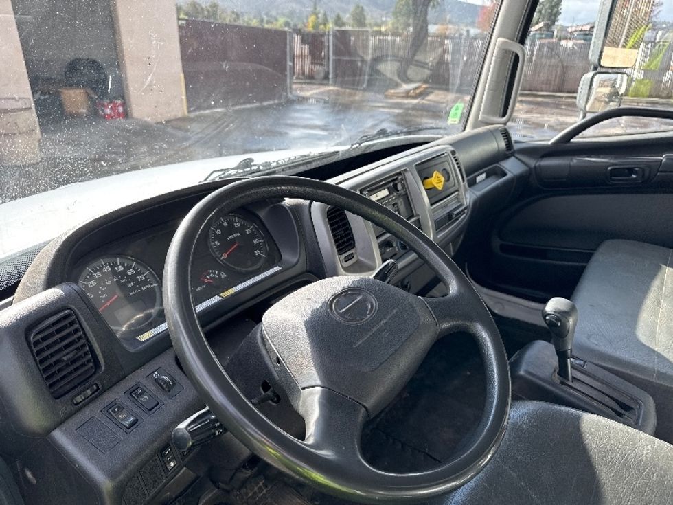 Medium Duty Box Truck-Light and Medium Duty Trucks-Hino-2019-268-Fontana-CA-198,513\n\t\tmiles-$ 49,250 - Image 17
