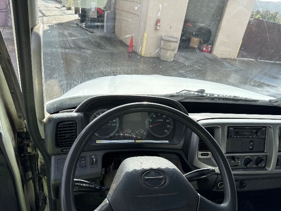 Medium Duty Box Truck-Light and Medium Duty Trucks-Hino-2019-268-Fontana-CA-198,513\n\t\tmiles-$ 49,250 - Image 18