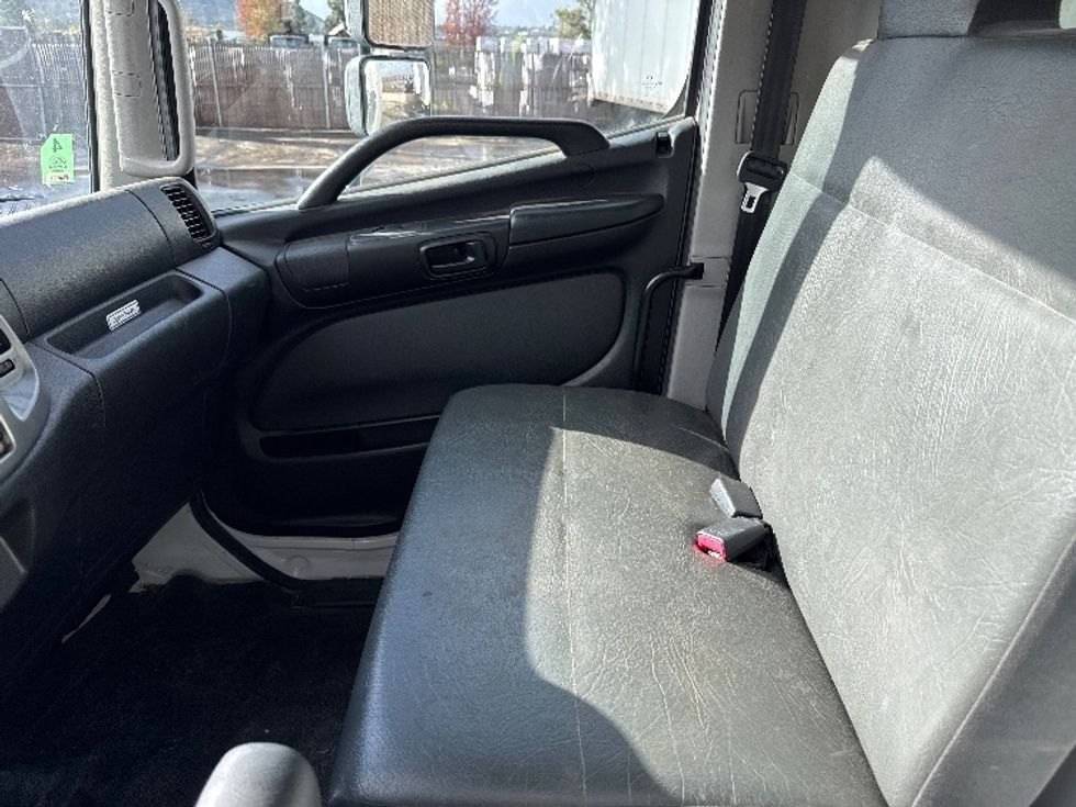 Medium Duty Box Truck-Light and Medium Duty Trucks-Hino-2019-268-Fontana-CA-198,513\n\t\tmiles-$ 49,250 - Image 19