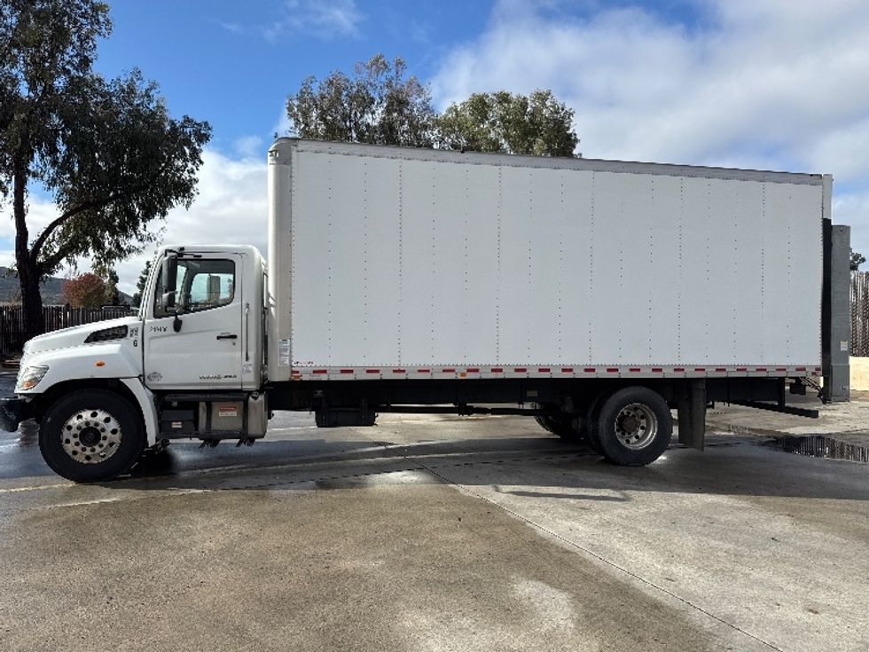 Medium Duty Box Truck-Light and Medium Duty Trucks-Hino-2019-268-Fontana-CA-198,513\n\t\tmiles-$ 49,250 - Image 4