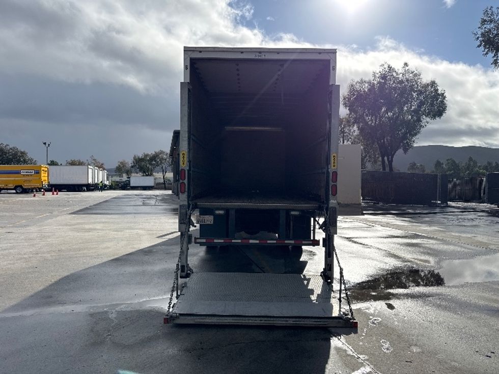 Medium Duty Box Truck-Light and Medium Duty Trucks-Hino-2019-268-Fontana-CA-198,513\n\t\tmiles-$ 49,250 - Image 9