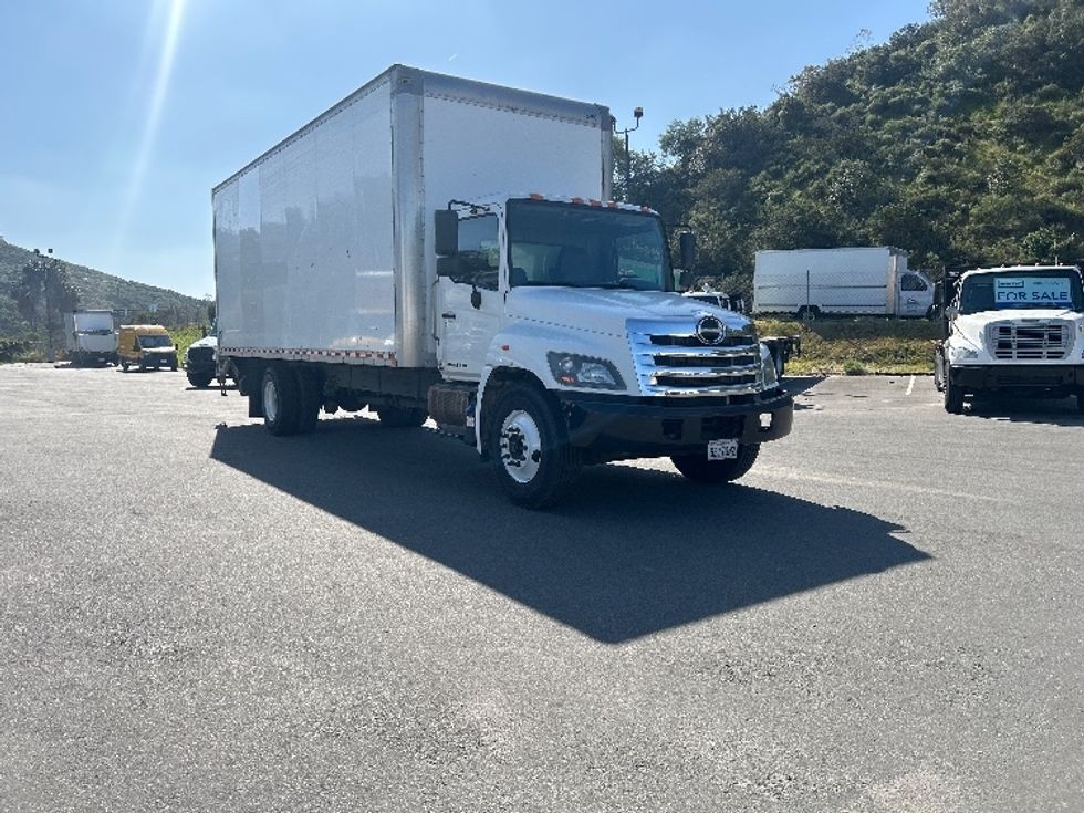 Medium Duty Box Truck-Light and Medium Duty Trucks-Hino-2019-268-Fontana-CA-204,229\n\t\tmiles-$ 46,750 - Image 1
