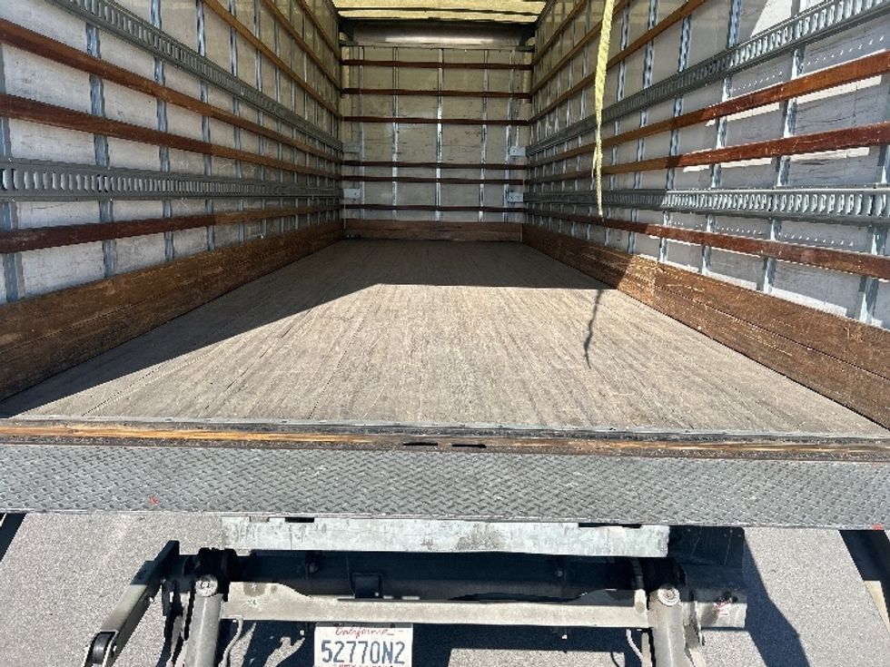 Medium Duty Box Truck-Light and Medium Duty Trucks-Hino-2019-268-Fontana-CA-204,229\n\t\tmiles-$ 46,750 - Image 10