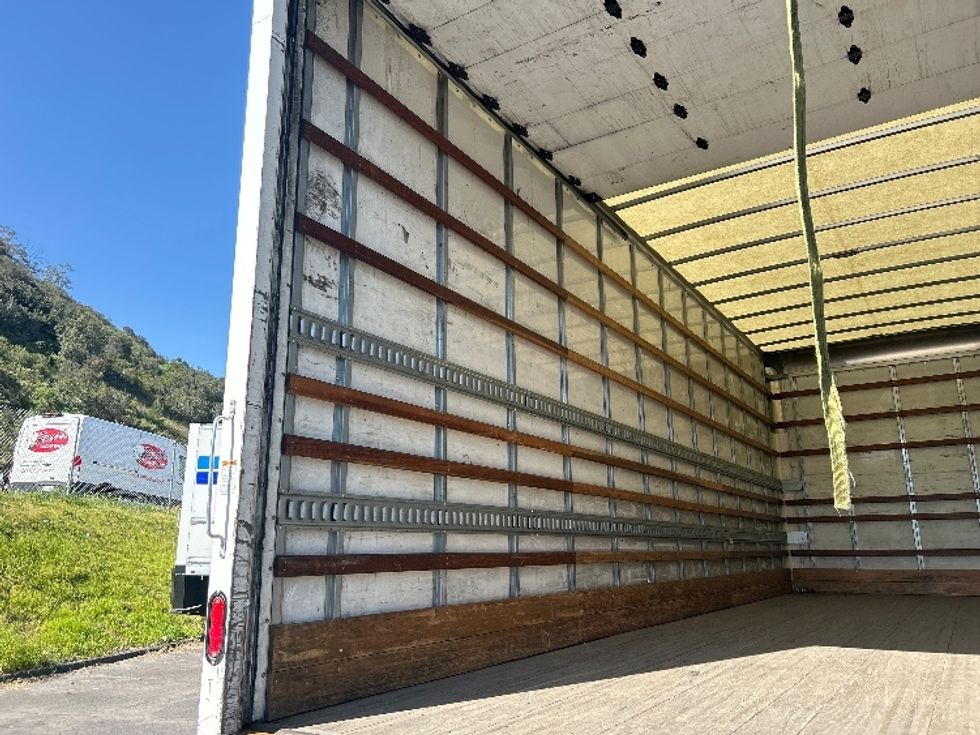 Medium Duty Box Truck-Light and Medium Duty Trucks-Hino-2019-268-Fontana-CA-204,229\n\t\tmiles-$ 46,750 - Image 11