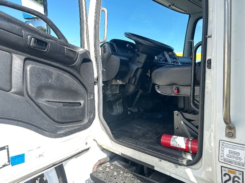 Medium Duty Box Truck-Light and Medium Duty Trucks-Hino-2019-268-Fontana-CA-204,229\n\t\tmiles-$ 46,750 - Image 16