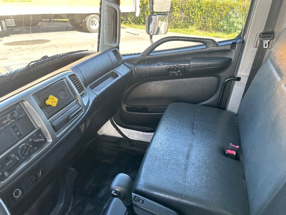 Medium Duty Box Truck-Light and Medium Duty Trucks-Hino-2019-268-Fontana-CA-204,229\n\t\tmiles-$ 46,750 - Image 19