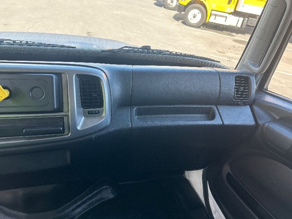 Medium Duty Box Truck-Light and Medium Duty Trucks-Hino-2019-268-Fontana-CA-204,229\n\t\tmiles-$ 46,750 - Image 21