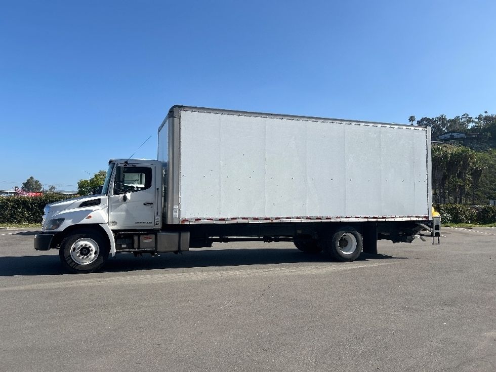 Medium Duty Box Truck-Light and Medium Duty Trucks-Hino-2019-268-Fontana-CA-204,229\n\t\tmiles-$ 46,750 - Image 4