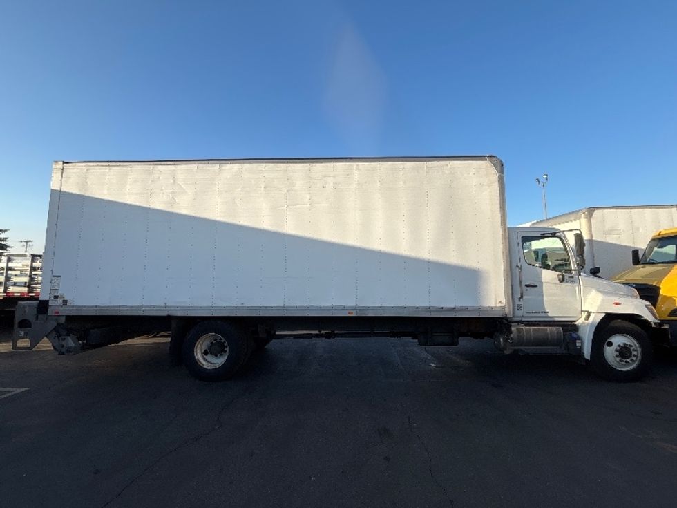 Medium Duty Box Truck-Light and Medium Duty Trucks-Hino-2019-268-Fontana-CA-210,985\n\t\tmiles-$ 46,000 - Image 15
